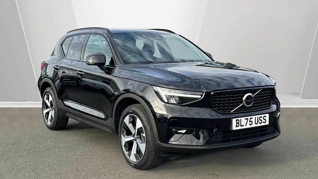 Volvo XC40 Plus, B4 Mild Hybrid, Dark Black