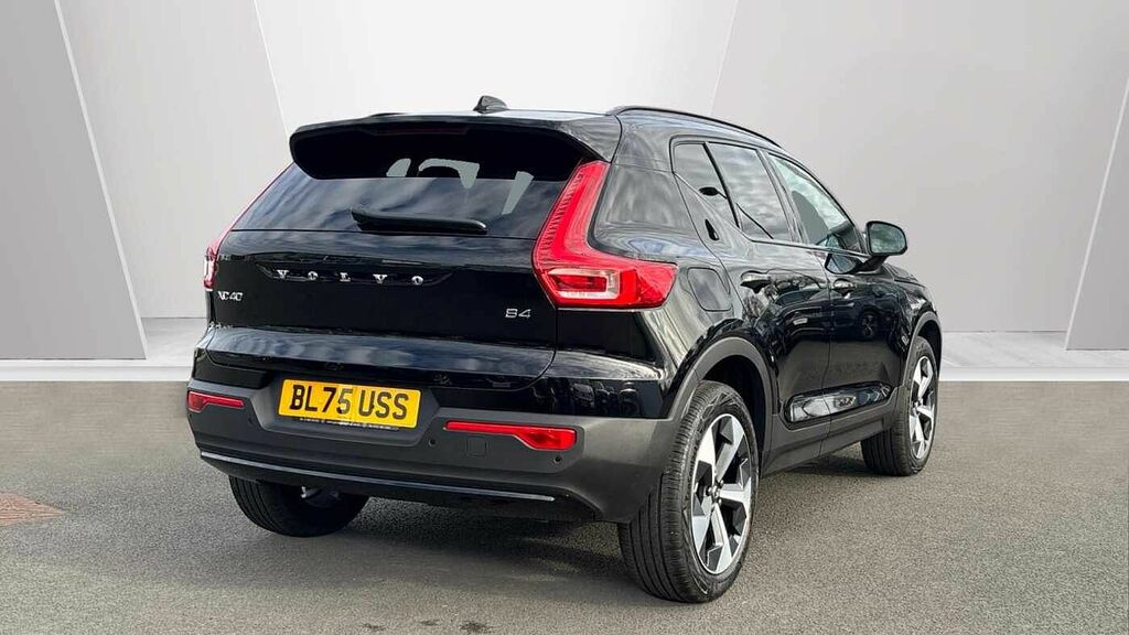 Volvo XC40 Plus, B4 Mild Hybrid, Dark BL75USS Black #2
