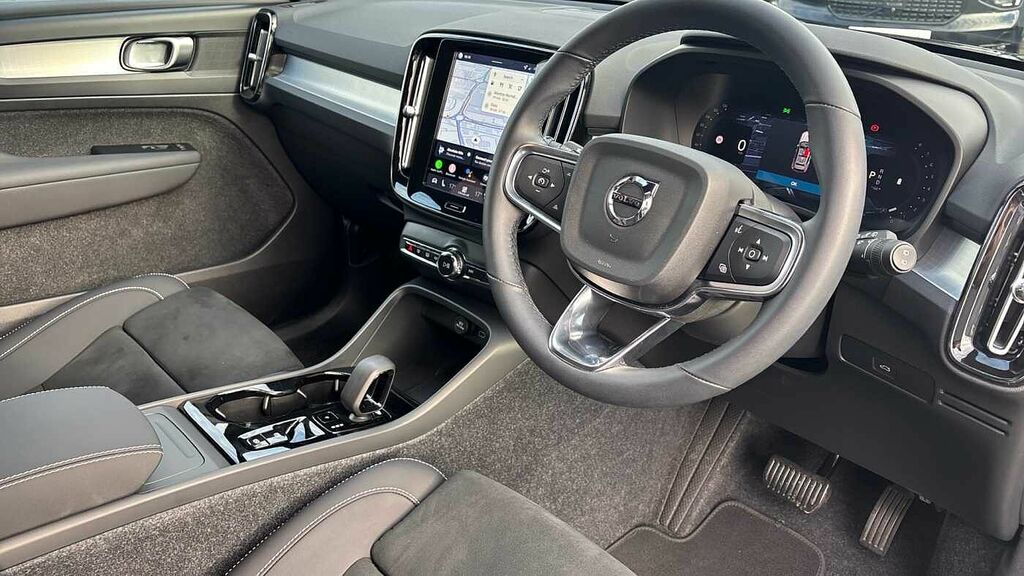 Volvo XC40 Plus, B4 Mild Hybrid, Dark BL75USS Black #4