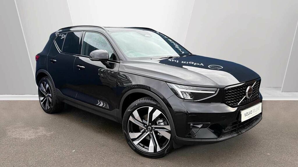 Volvo XC40 B3 161Bhp Plus Dark Mild Hybrid - Rear P Black