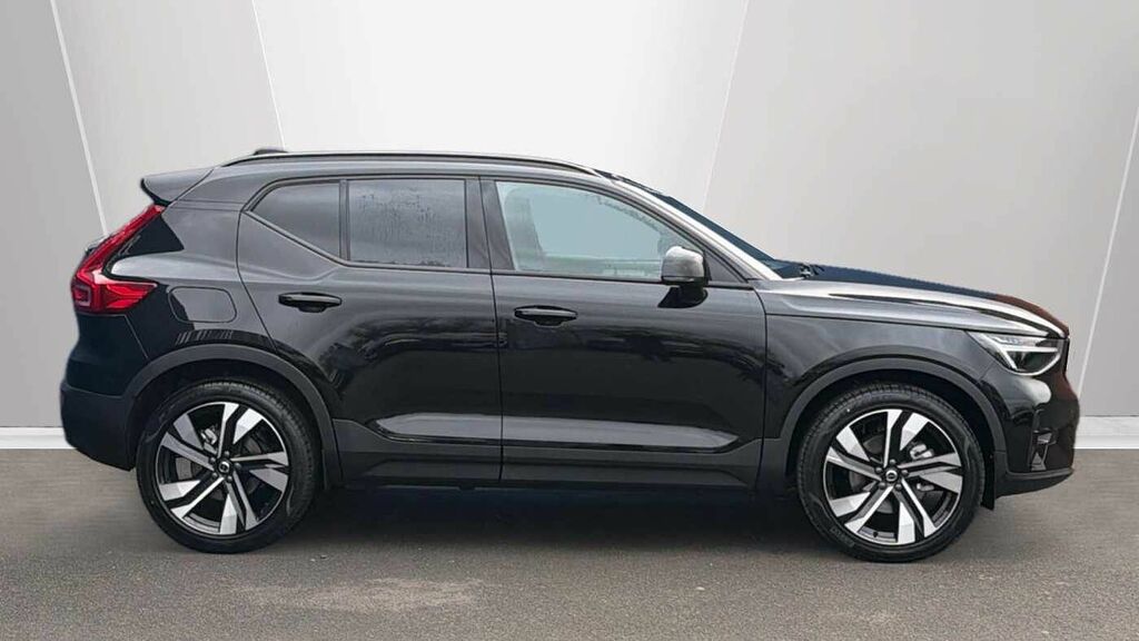 Volvo XC40 B3 161Bhp Plus Dark Mild Hybrid - Rear P BL75USY Black #3