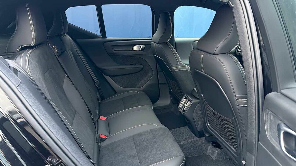 Volvo XC40 B3 161Bhp Plus Dark Mild Hybrid - Rear P BL75USY Black #6