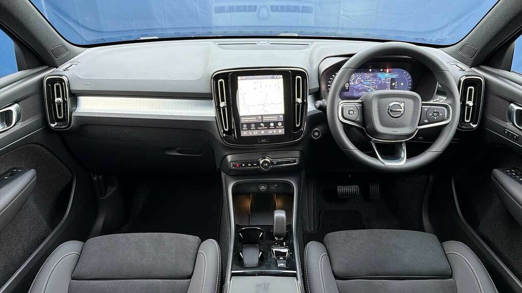Volvo XC40 B3 161Bhp Plus Dark Mild Hybrid - Rear P BL75USY Black #5