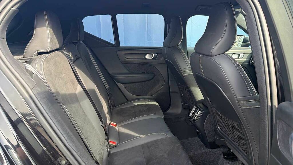 Volvo XC40 B3 161Bhp Black Edition Plus Mild Hybrid - Heat RV25XAF Black #6