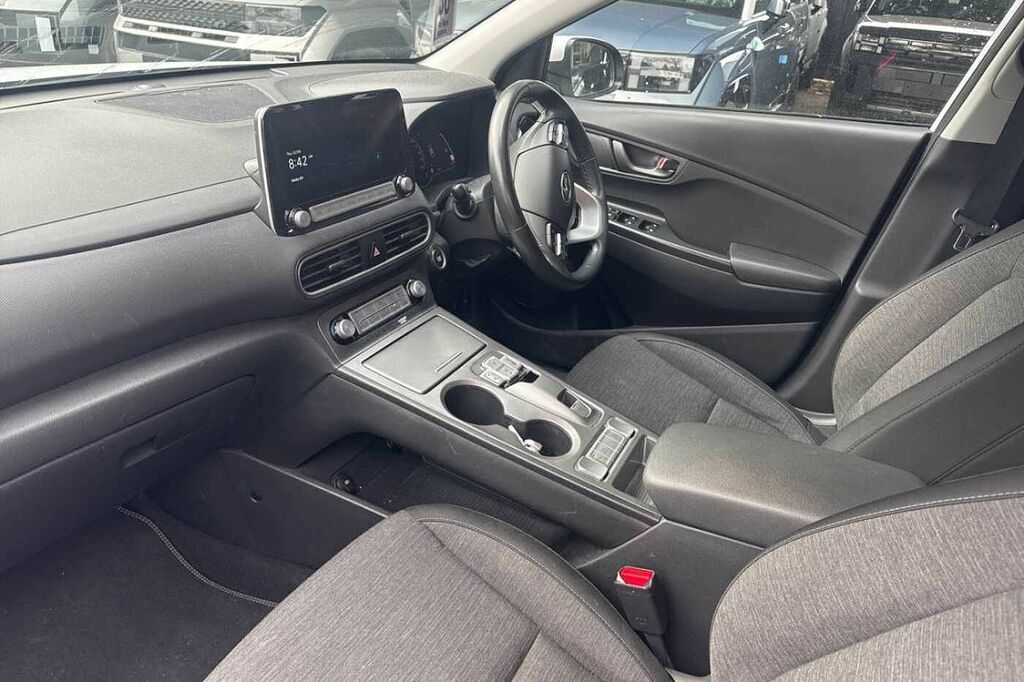 Hyundai Kona 150Kw Premium 64Kwh RE70BKG White #2