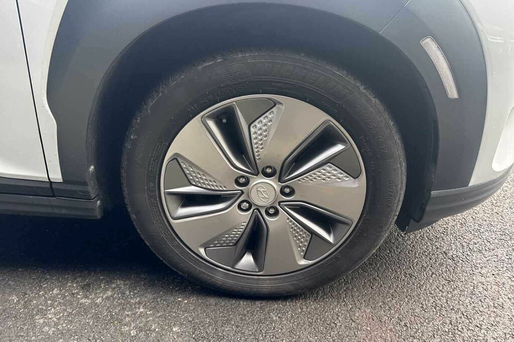 Hyundai Kona 150Kw Premium 64Kwh RE70BKG White #5