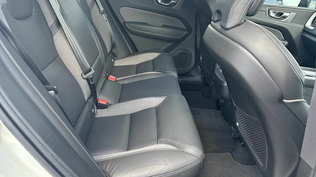 Volvo XC60 2.0 B4d R Design Awd Geartronic White #6