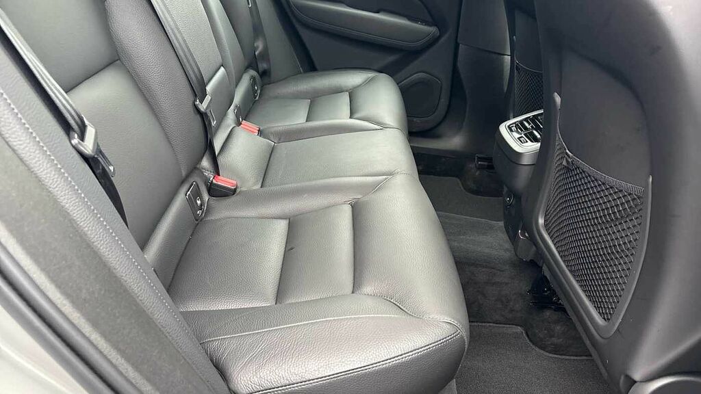 Volvo XC60 Plus, B4 Mild Hybrid, Dark YY23FUF Silver #6