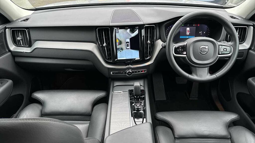 Volvo XC60 Plus, B4 Mild Hybrid, Dark YY23FUF Silver #5