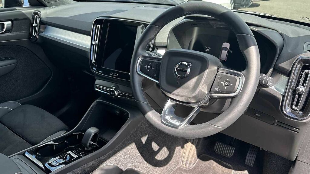 Volvo XC40 Black Edition Plus, B3 Mild Hybrid, BC25HXN Black #4