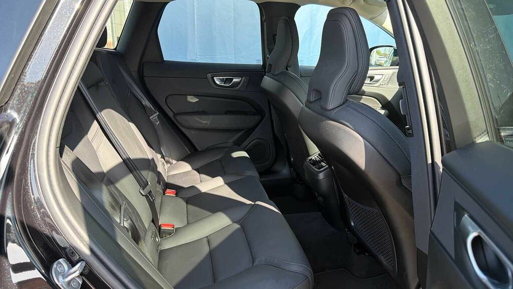 Volvo XC60 B5 247Bhp Plus Dark Awd Mild Hybrid - Adaptive BW25FPU Black #6
