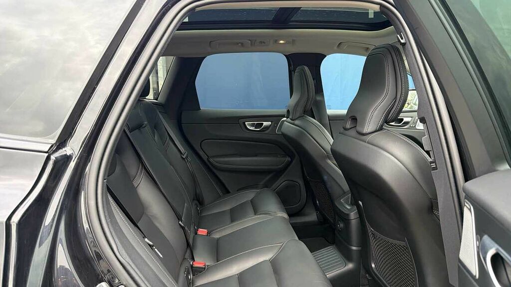 Volvo XC60 T8 449Bhp Ultra Dark Awd Plug-in Hybrid - Front RE25LHB Black #4