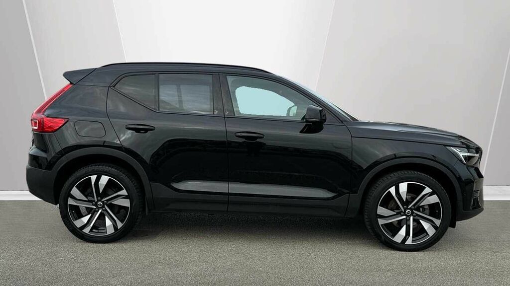 Volvo XC40 Ultimate, B4 Mild Hybrid, Dark LK23TSO Black #3