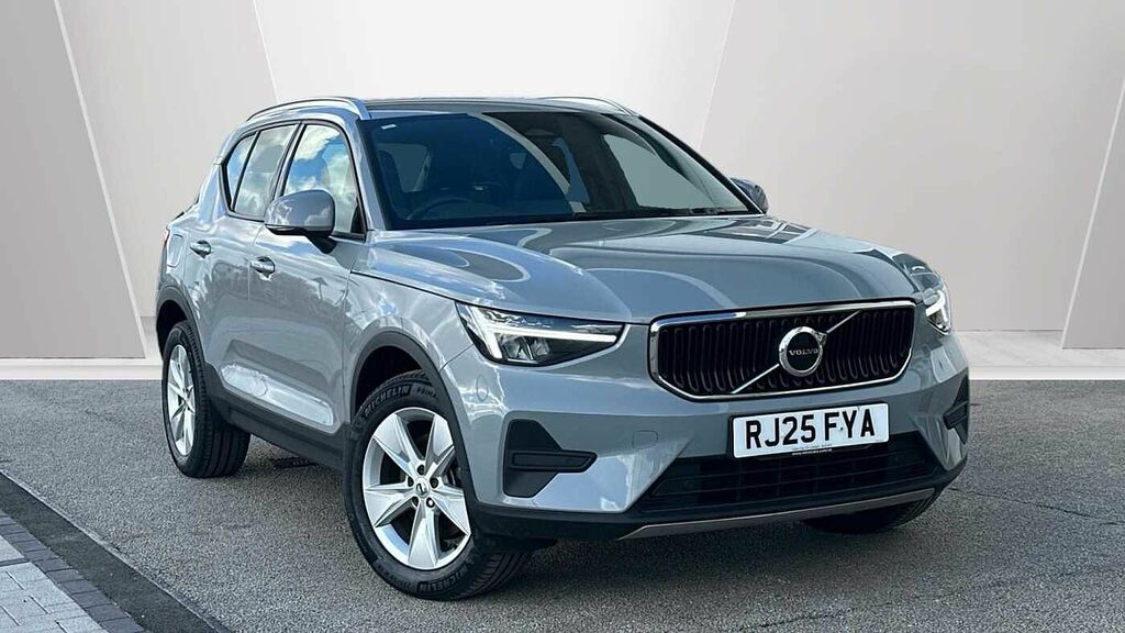 Volvo XC40 Core, B3 Mild Hybrid, Grey