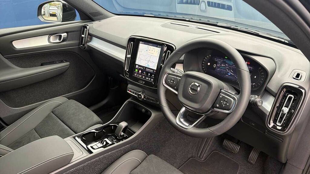Volvo XC40 B3 161Bhp Black Edition Plus Mild Hybrid - Rear BD26EKU Black #4