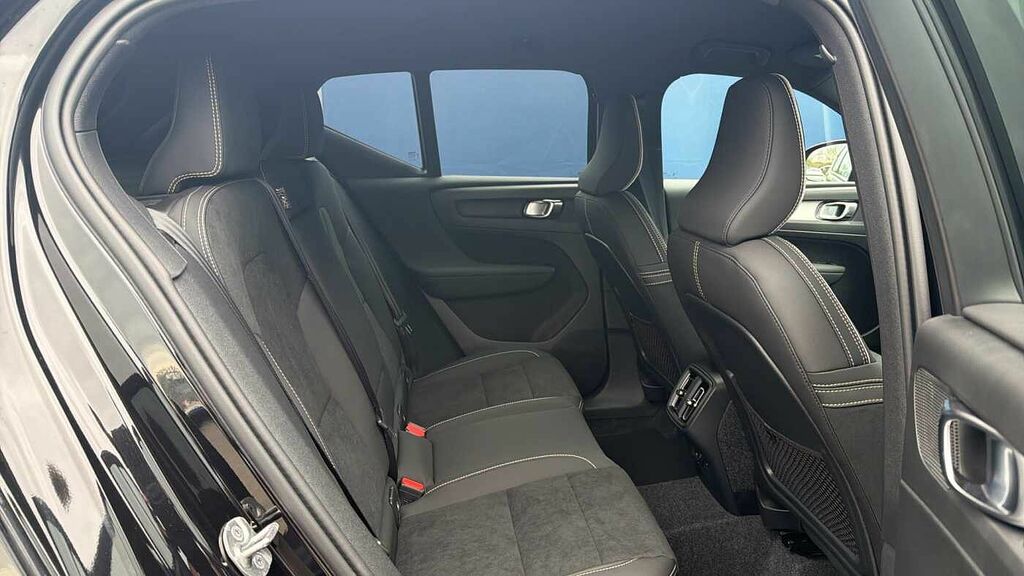 Volvo XC40 B3 161Bhp Black Edition Plus Mild Hybrid - Rear BD26EKU Black #6