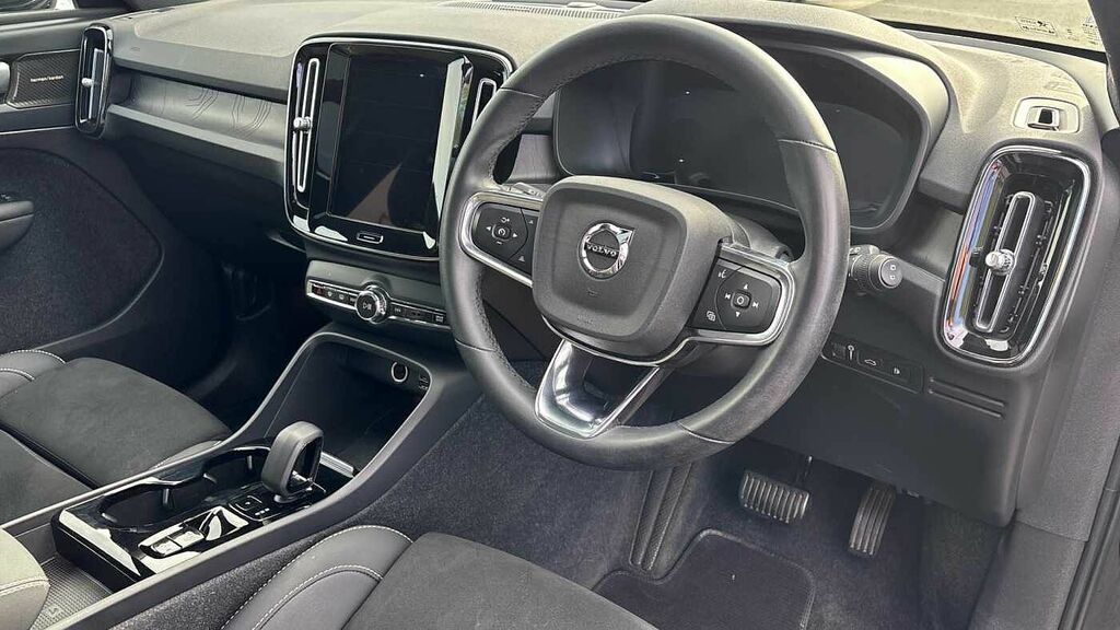 Volvo XC40 Recharge Ultimate, T5 Plug-in Hybrid, YM72OOD Black #4