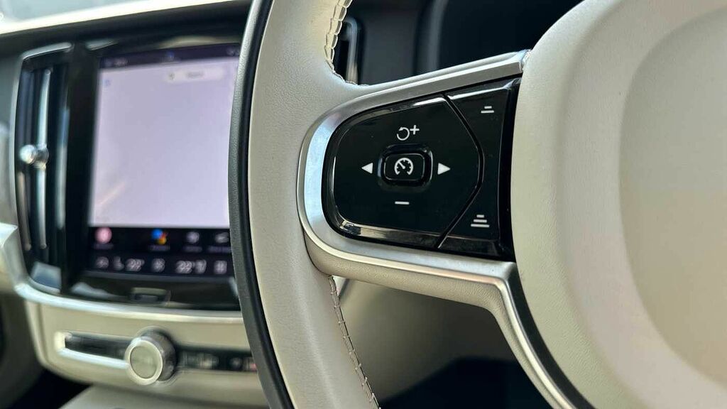 Volvo S90 Ultimate Black #20