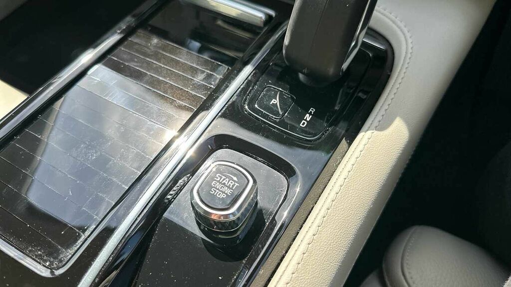Volvo S90 Ultimate Black #26