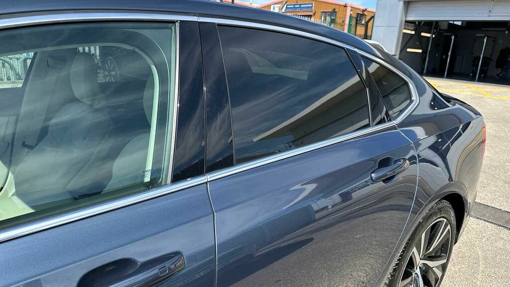 Volvo S90 Ultimate Black #38
