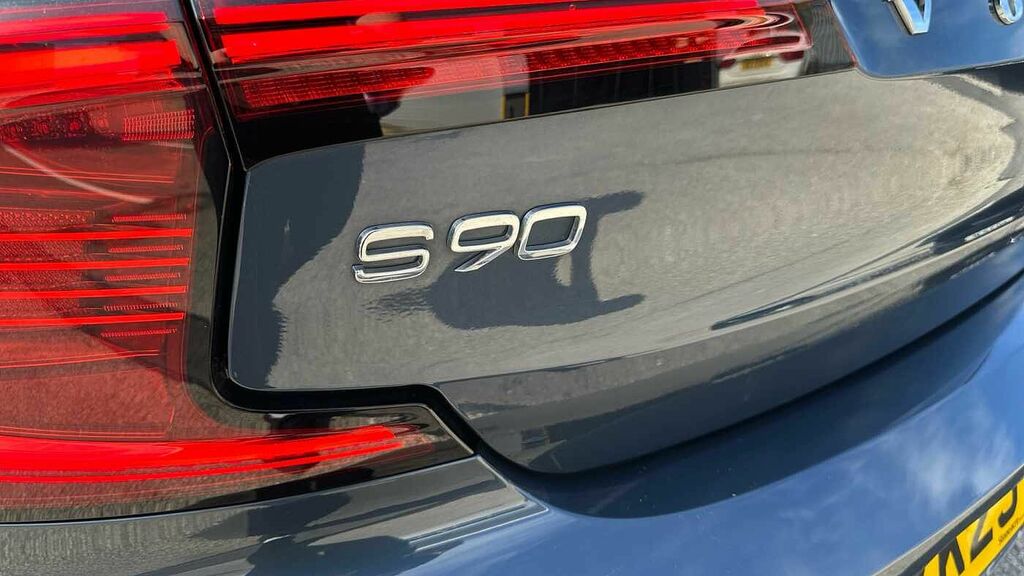 Volvo S90 Ultimate Black #36