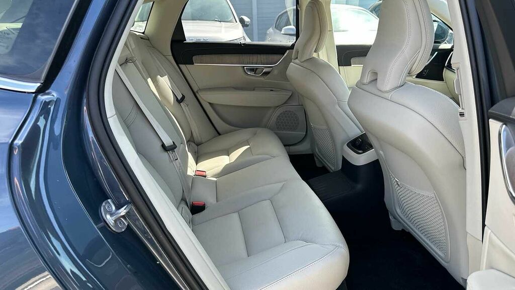 Volvo S90 Ultimate Black #6
