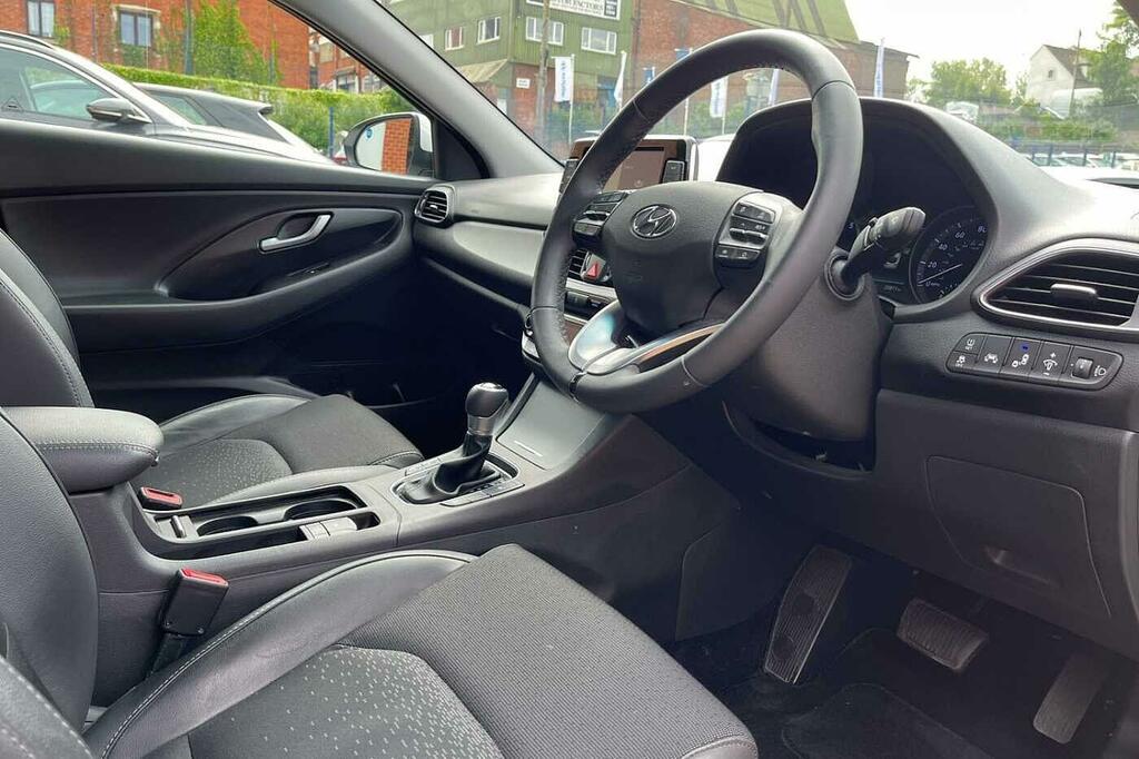 Hyundai I30 1.4 T-gdi Premium Dct White #5