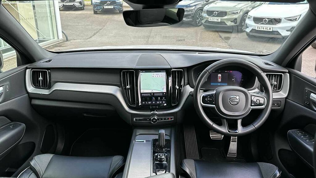 Volvo XC60 Recharge R-design Pro, T8 Awd Plug-in Hybrid CV71WKW White #5