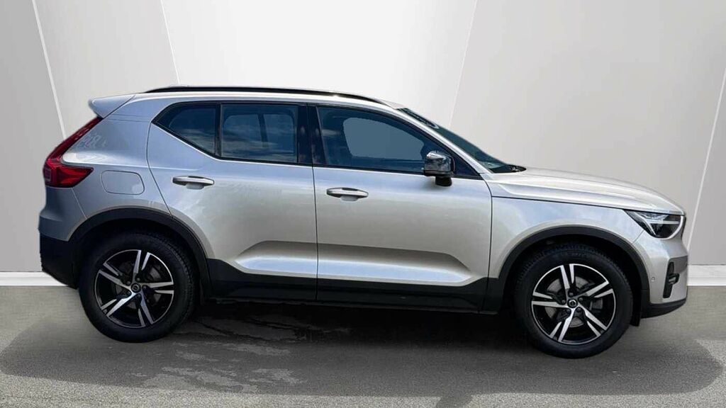 Volvo XC40 B3 161Bhp Plus Dark Mild Hybrid - 360 Camera VF23KPJ #3