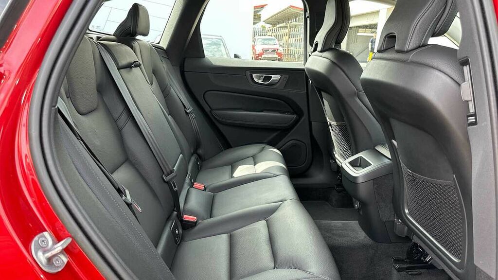 Volvo XC60 Core, B5 Awd Mild Hybrid, YY23EOS Red #6