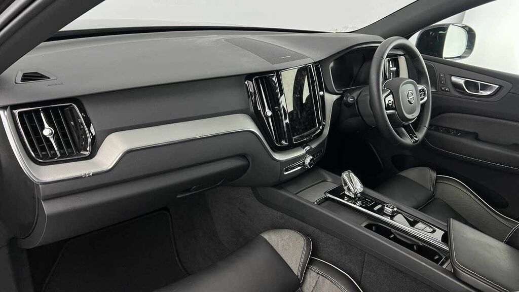 Volvo XC60 Plus, B4 Mild Hybrid, Dark SW72GMV Grey #6