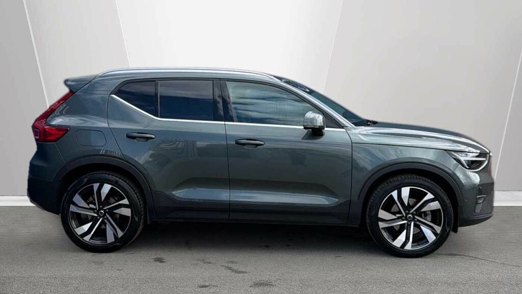 Volvo XC40 B4 194Bhp Ultra Bright Mild Hybrid - Panoramic RF25WRO #3