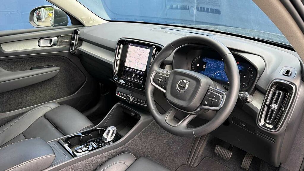 Volvo XC40 B4 194Bhp Ultra Bright Mild Hybrid - Panoramic RF25WRO #4