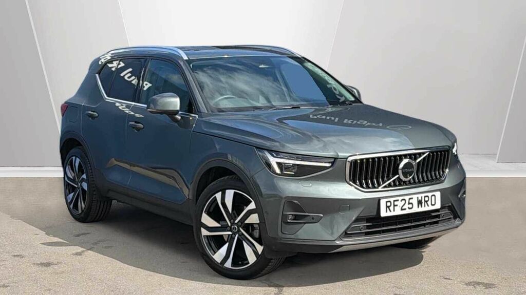 Volvo XC40 B4 194Bhp Ultra Bright Mild Hybrid - Panoramic 