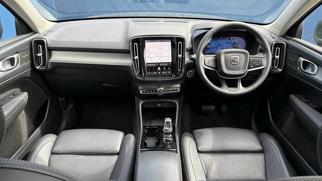 Volvo XC40 B4 194Bhp Ultra Bright Mild Hybrid - Panoramic RF25WRO #5