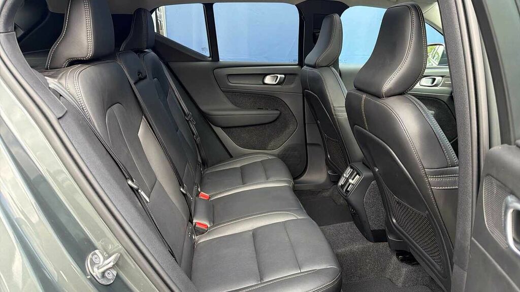 Volvo XC40 B4 194Bhp Ultra Bright Mild Hybrid - Panoramic RF25WRO #6