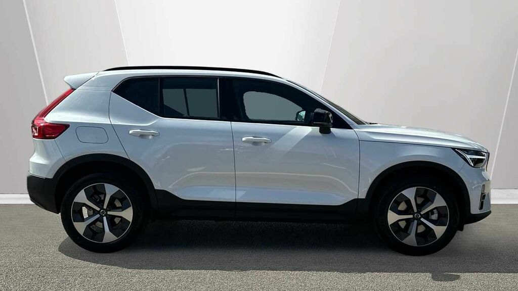 Volvo XC40 Plus, B3 Mild Hybrid, Dark DY26MYX White #3