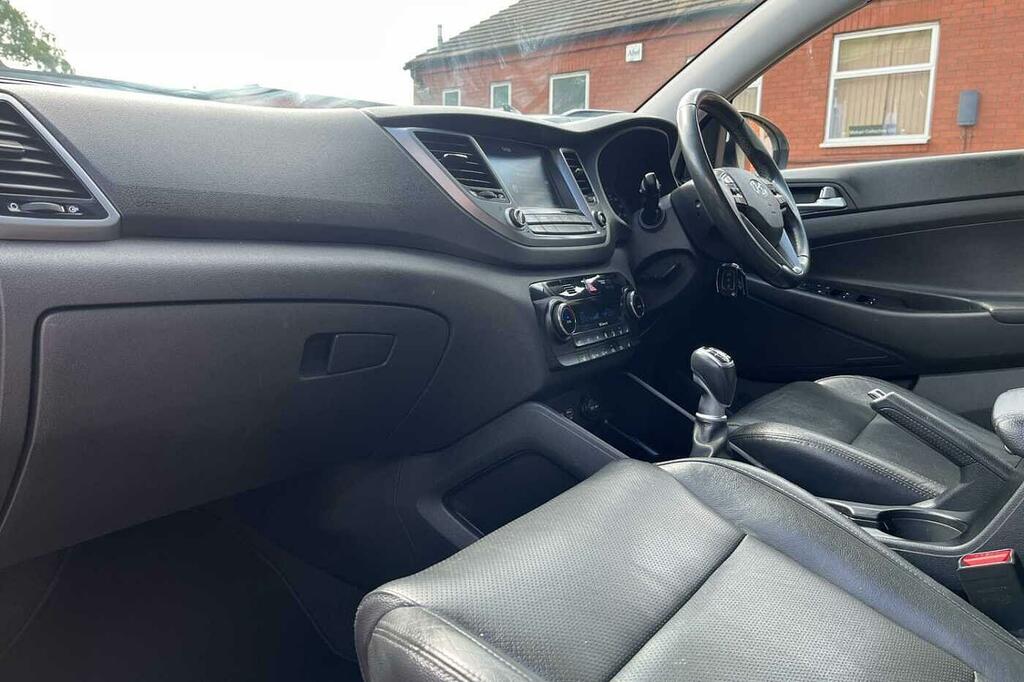 Hyundai Tucson 1.7 Crdi Blue Drive Sport Edition 2Wd BD17OWJ White #2