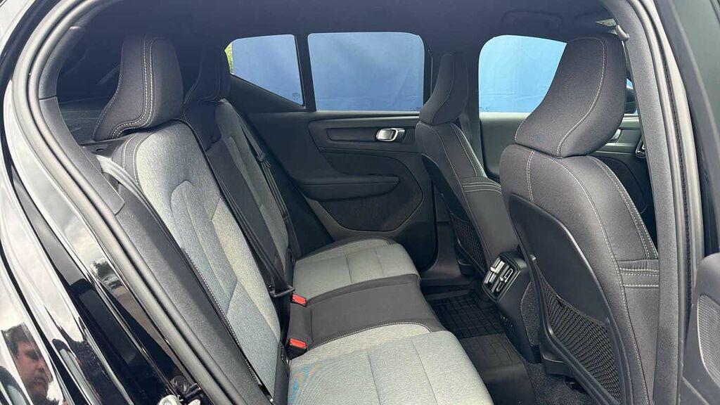 Volvo XC40 B3 161Bhp Plus Dark Mild Hybrid - Rear Parking BJ22XKC Black #6