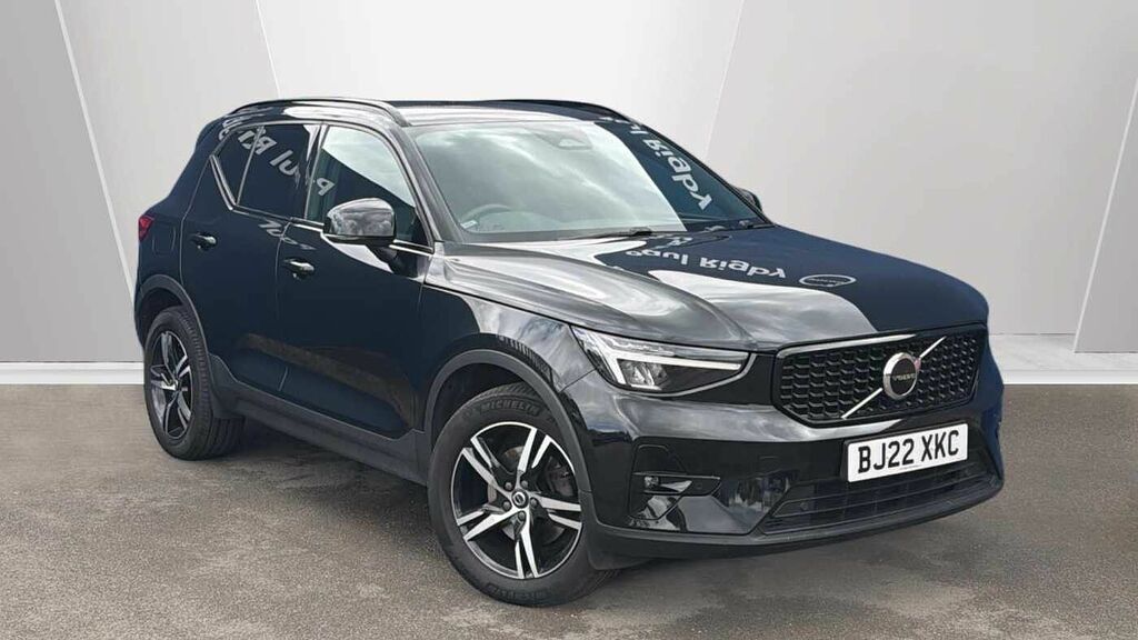 Volvo XC40 B3 161Bhp Plus Dark Mild Hybrid - Rear Parking Black