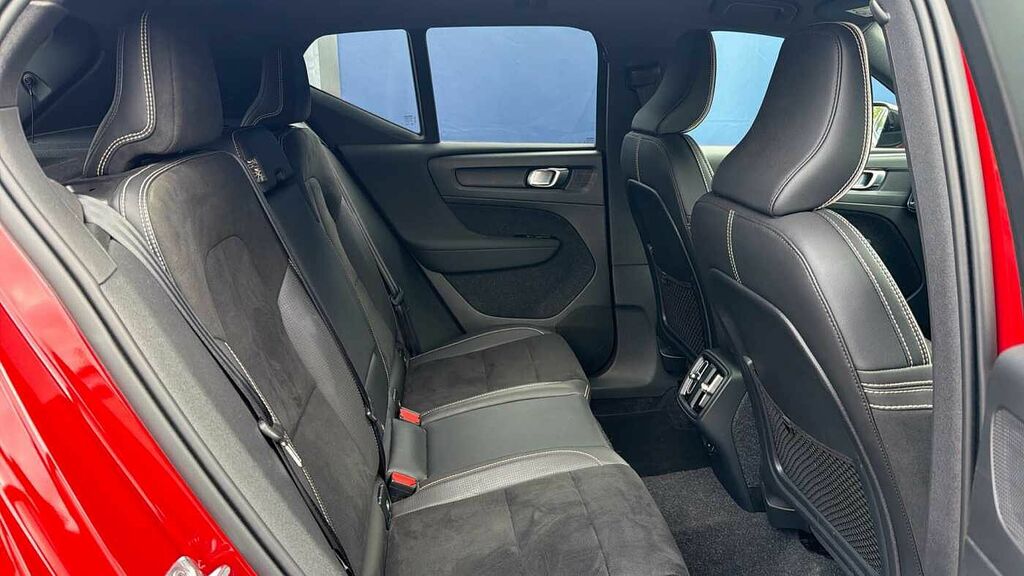 Volvo XC40 T3 161Bhp R-design - Rear Park Camera LV70USD Red #6