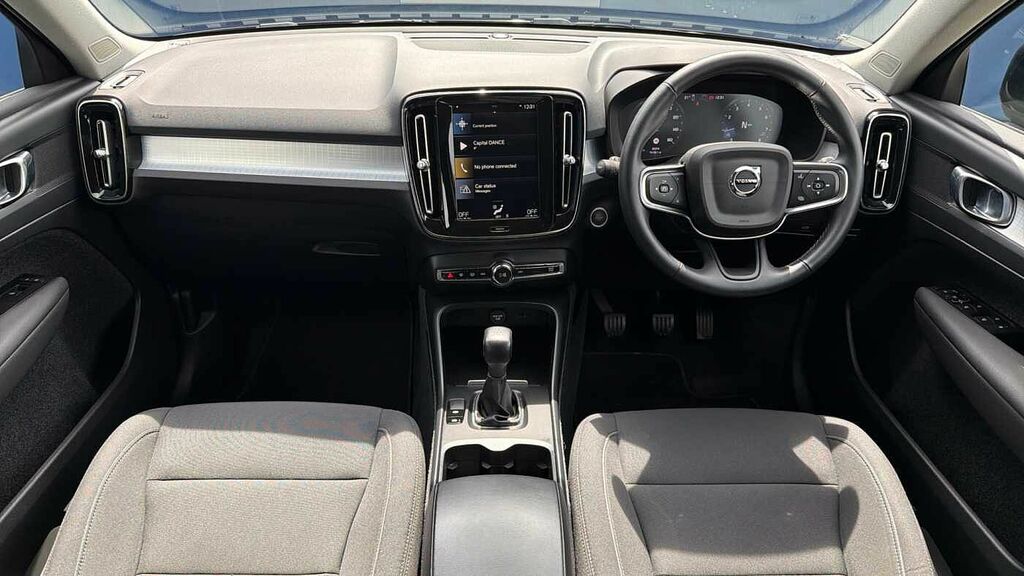 Volvo XC40 T3 161Bhp Momentum - Rear Park Assist Black #5