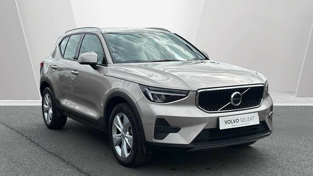 Volvo XC40 Core, B3 Mild Hybrid, 