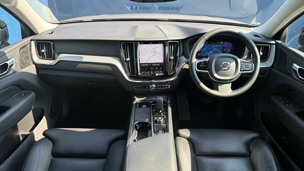 Volvo XC60 B4 194Bhp Plus Dark Mild Hybrid - Heated Seats YY72VWS #5