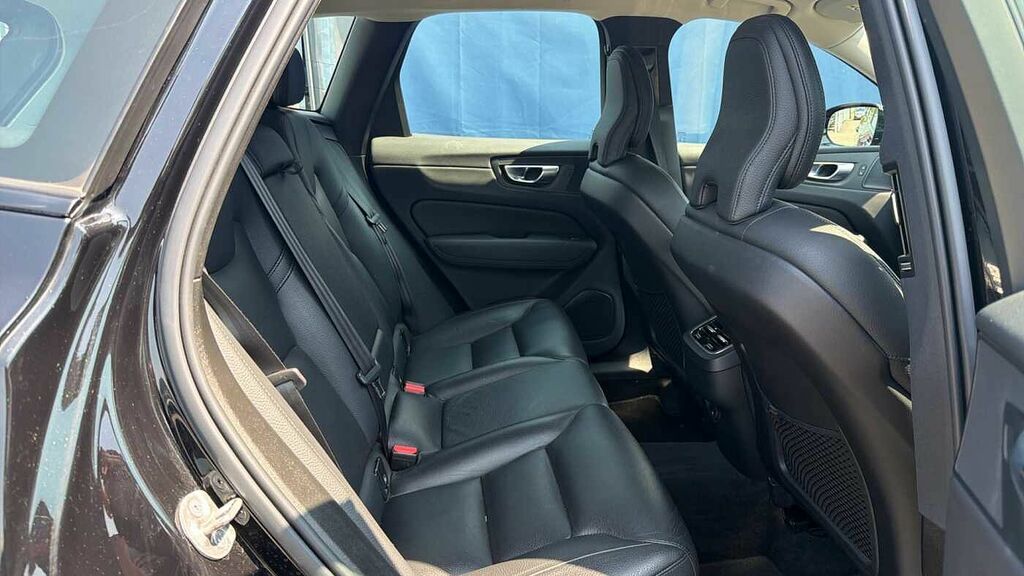 Volvo XC60 B4 194Bhp Plus Dark Mild Hybrid - Adaptive Crui YY72XRN Black #6