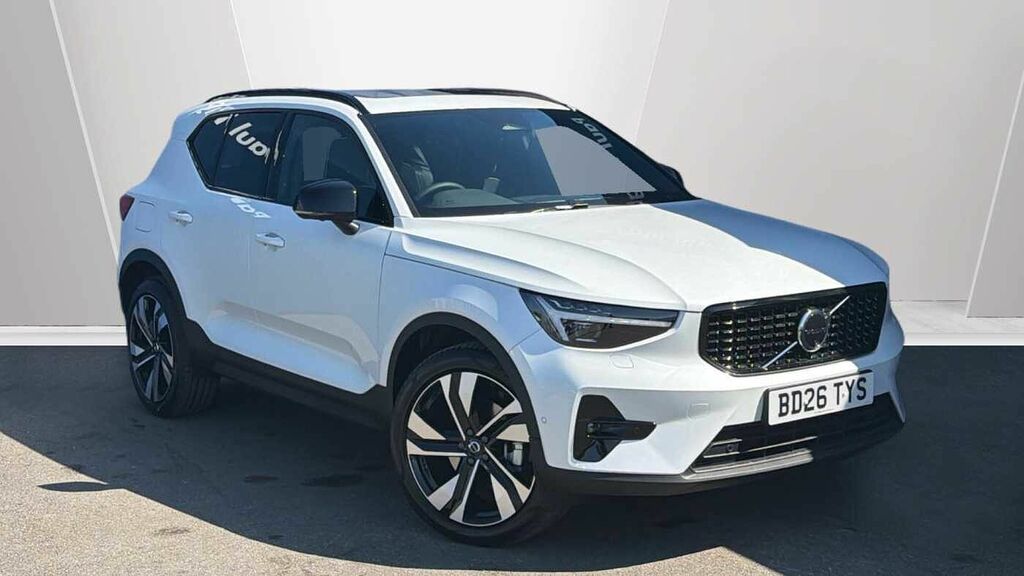 Volvo XC40 B4 194Bhp Ultra Dark Mild Hybrid - 360 Camera White