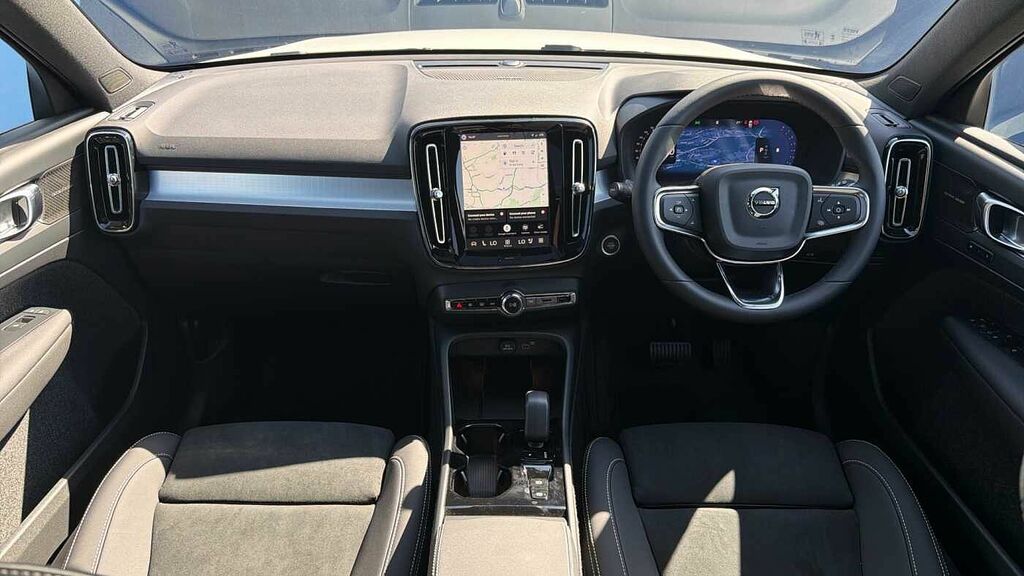 Volvo XC40 B4 194Bhp Ultra Dark Mild Hybrid - 360 Camera BD26TYS White #5