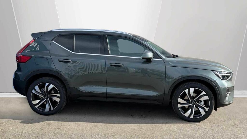 Volvo XC40 B4 194Bhp Ultra Bright Mild Hybrid - Panoramic BD26TKE #3