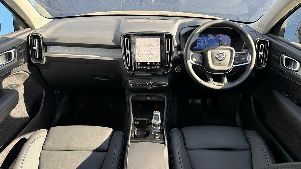 Volvo XC40 B4 194Bhp Ultra Bright Mild Hybrid - Panoramic BD26TKE #5