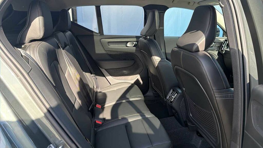 Volvo XC40 B4 194Bhp Ultra Bright Mild Hybrid - Panoramic BD26TKE #6